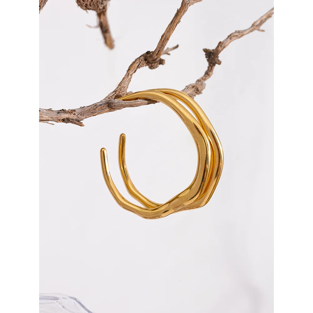 Aretes Ix Chel Aluna – La Belleza del Minimalismo con un Toque de Sofisticación
